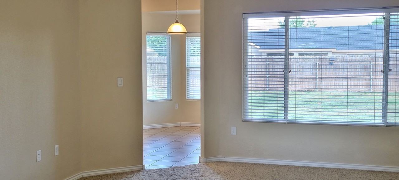 2928 Elizabeth Ct - Photo 5 of 26