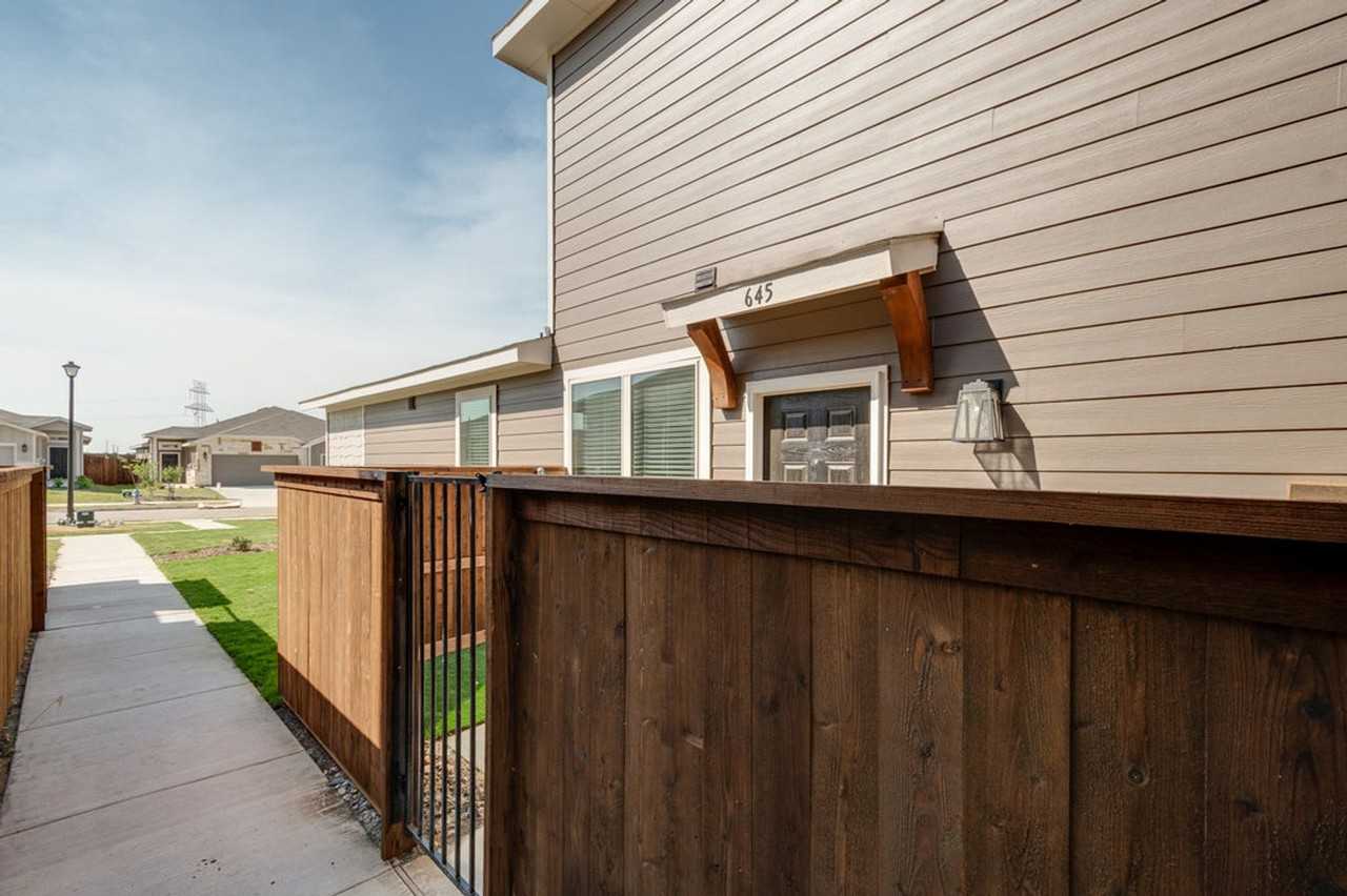 645 Harvest Moon Dr - Photo 2 of 15