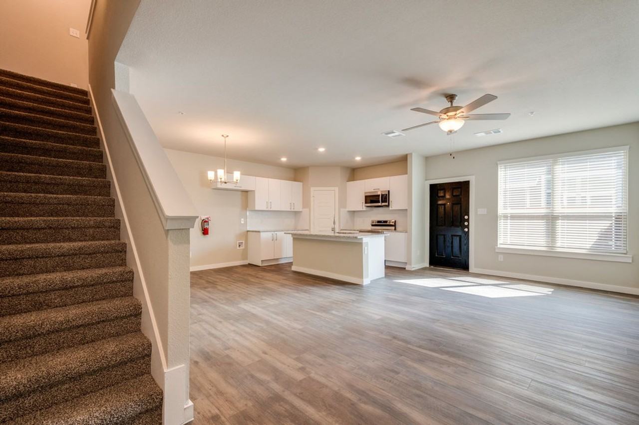645 Harvest Moon Dr - Photo 3 of 15