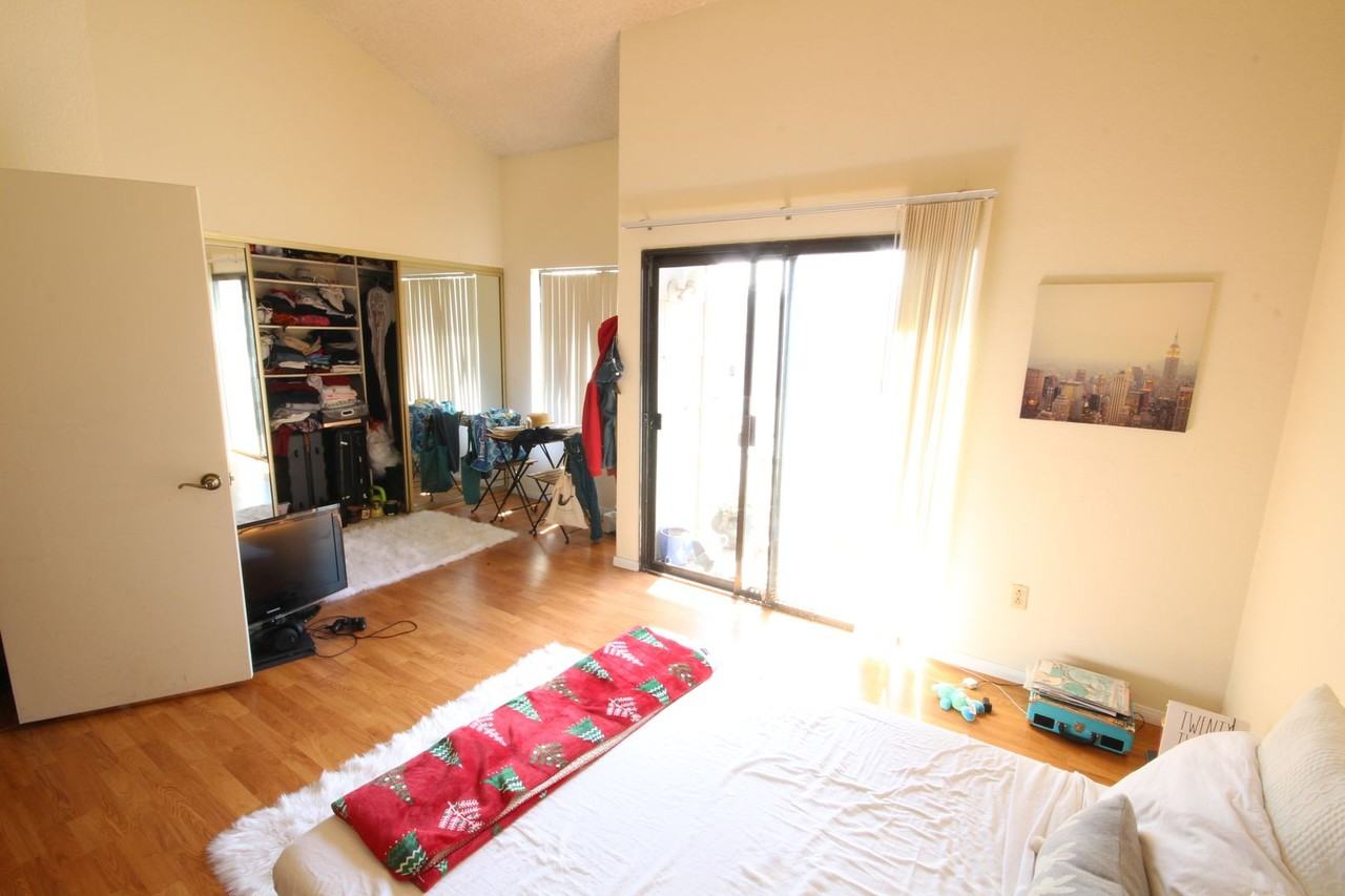 4058 Mahaila Ave #D - Photo 6 of 13