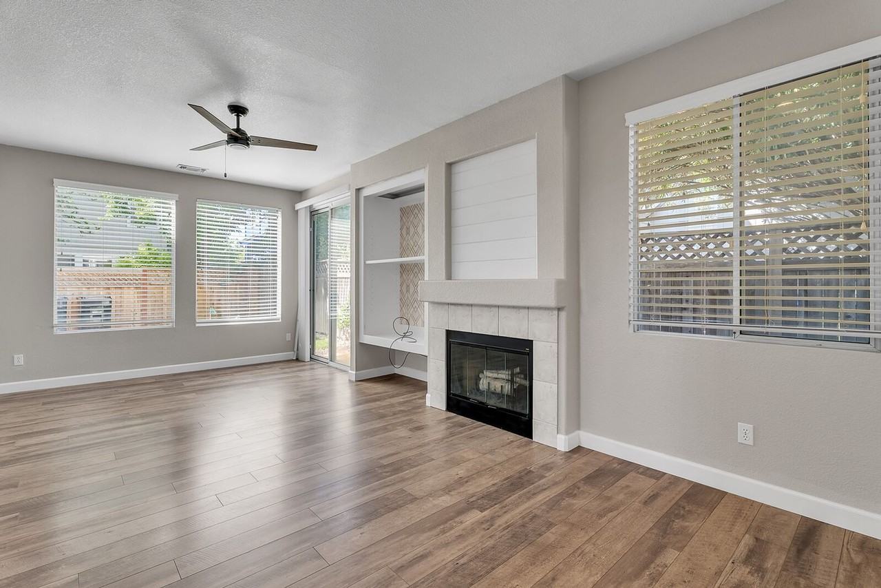 9534 Sunlight Ln - Photo 4 of 26