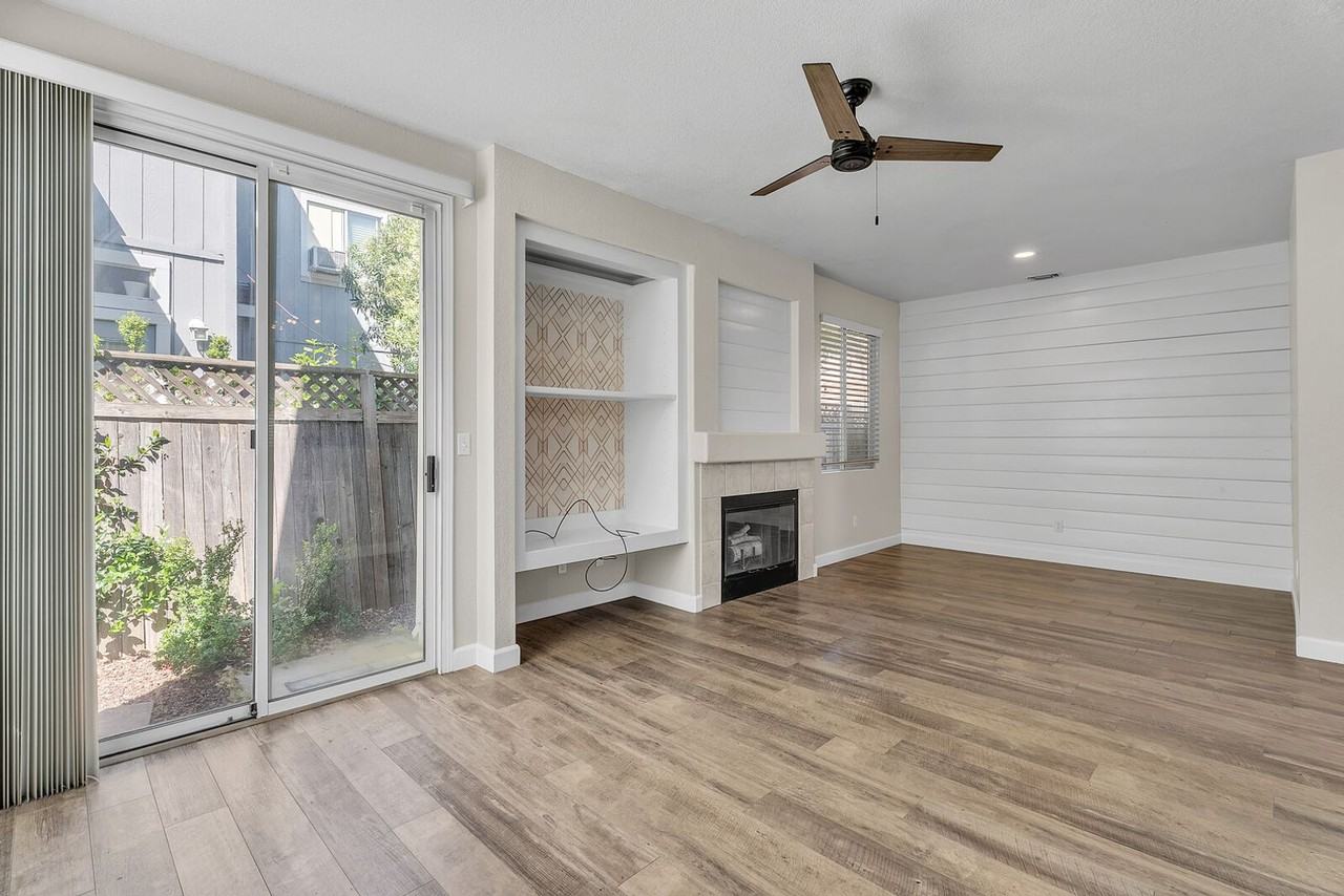 9534 Sunlight Ln - Photo 5 of 26