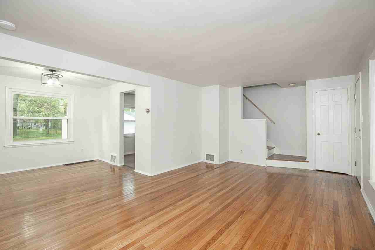 19400 Shakerwood Rd - Photo 2 of 25