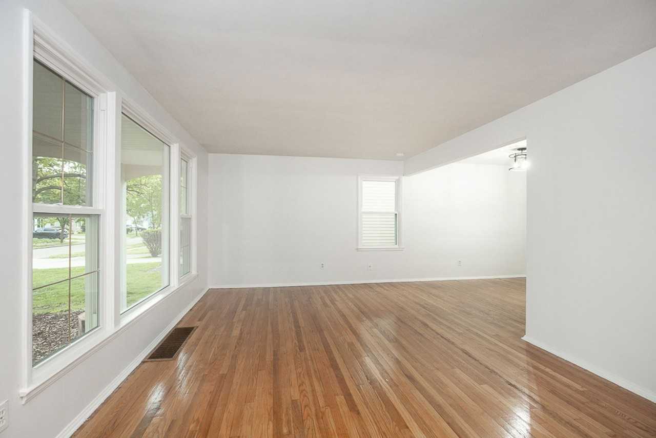 19400 Shakerwood Rd - Photo 3 of 25