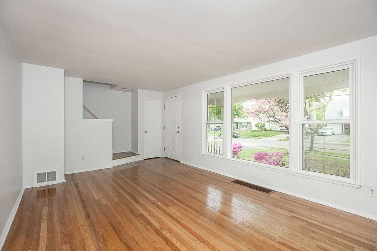 19400 Shakerwood Rd - Photo 4 of 25