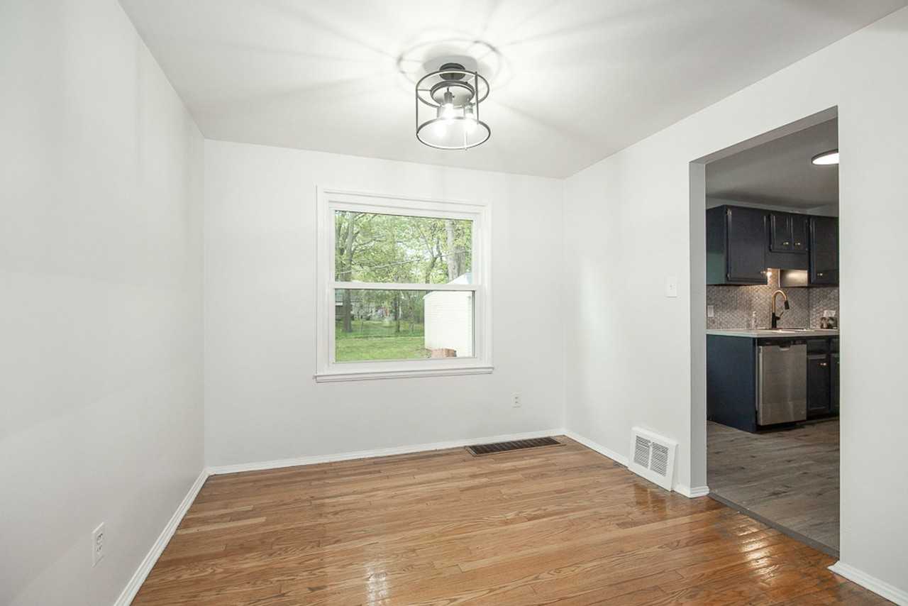 19400 Shakerwood Rd - Photo 5 of 25