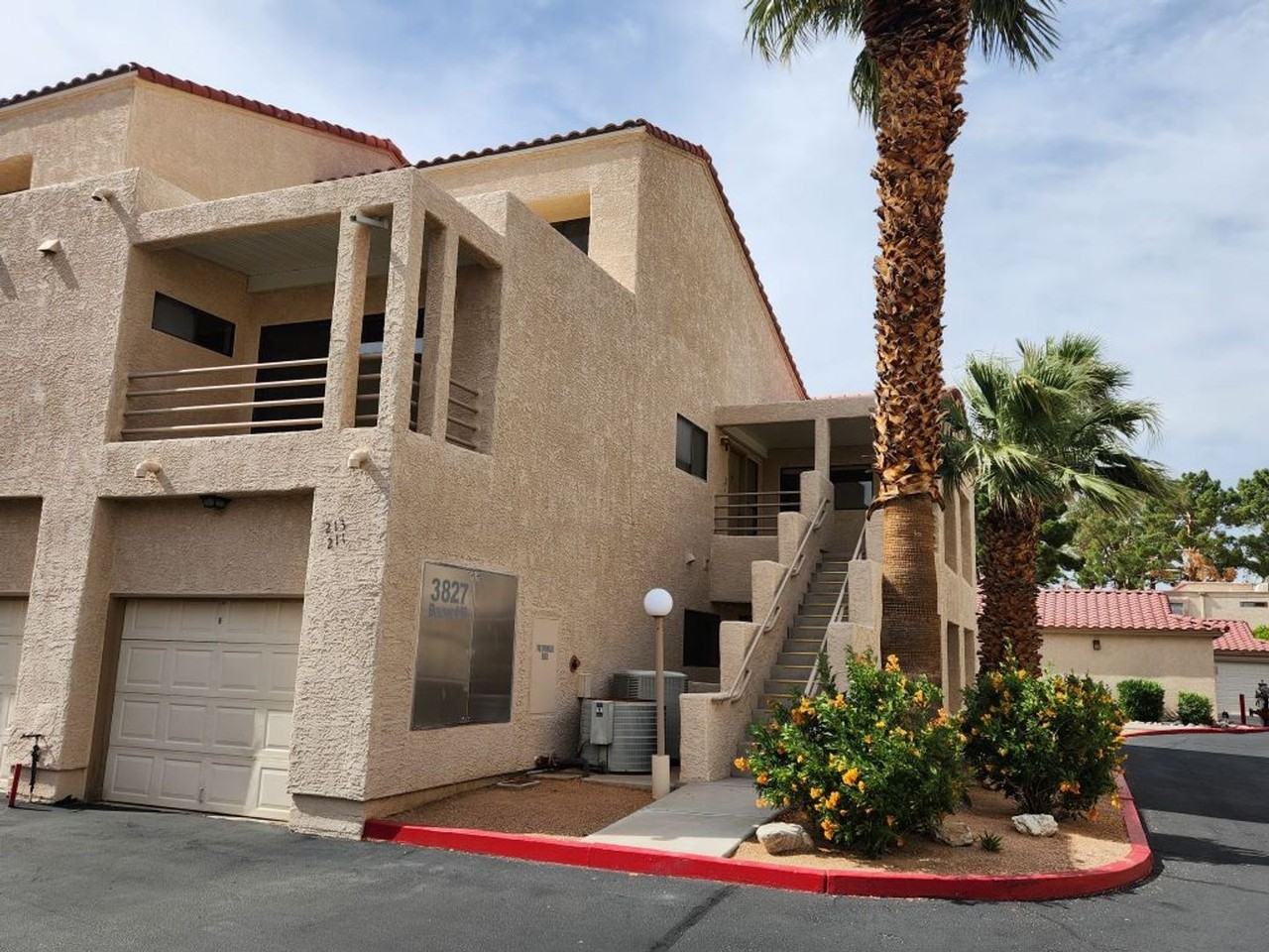 3827 Desert Marina Dr - Photo 2 of 23