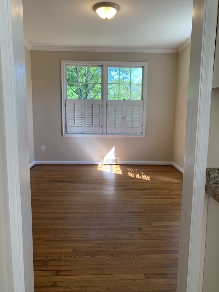 1196 Morningside Dr - Photo 3 of 12