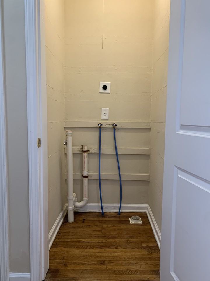 1196 Morningside Dr - Photo 5 of 12