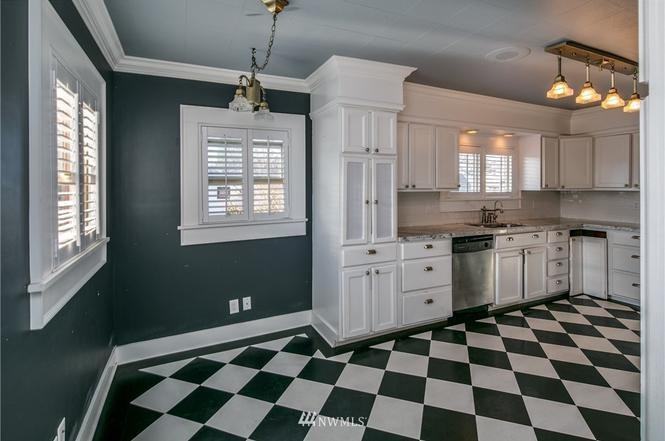 2400 E St - Photo 5 of 15