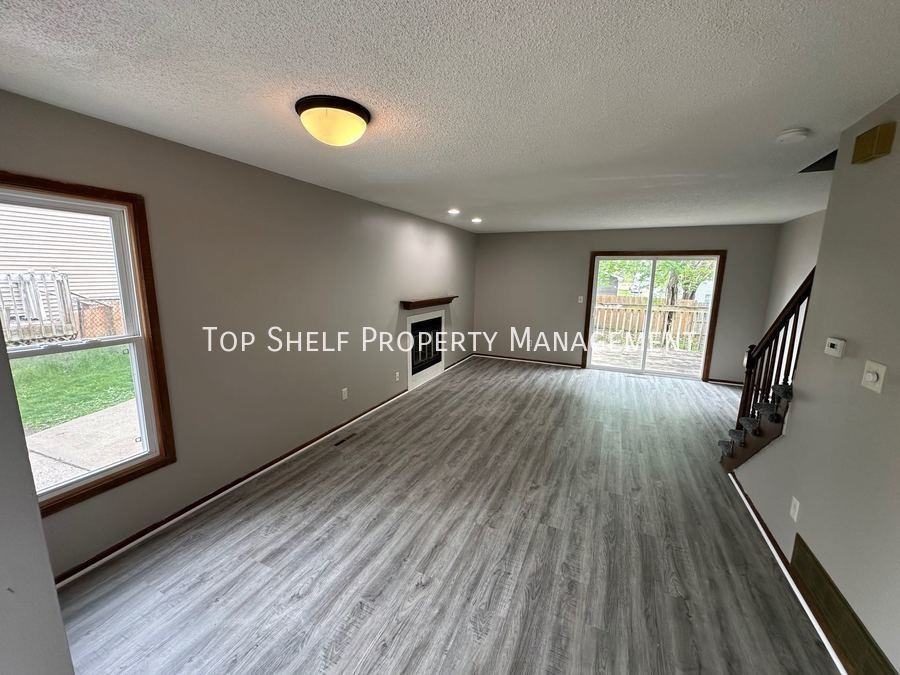 1027 6th St Nw - Photo 2 of 7