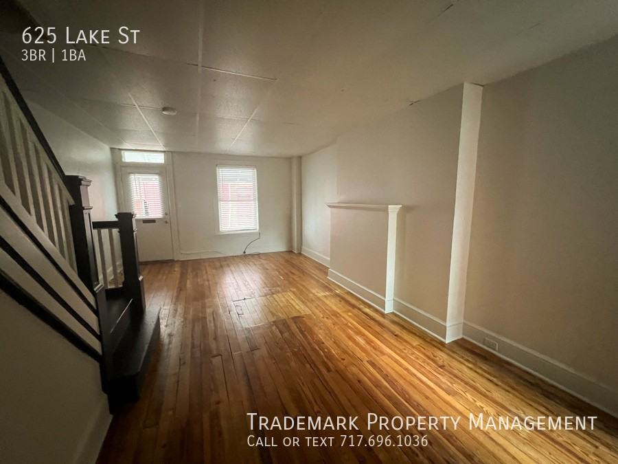 625 Lake St - Photo 3 of 19