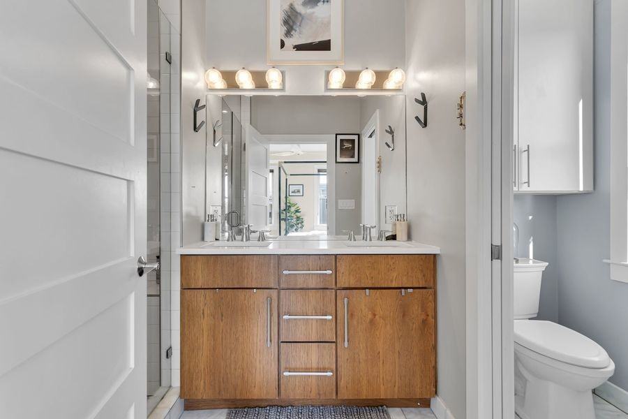 963 14th St Se #1 - Photo 3 of 34