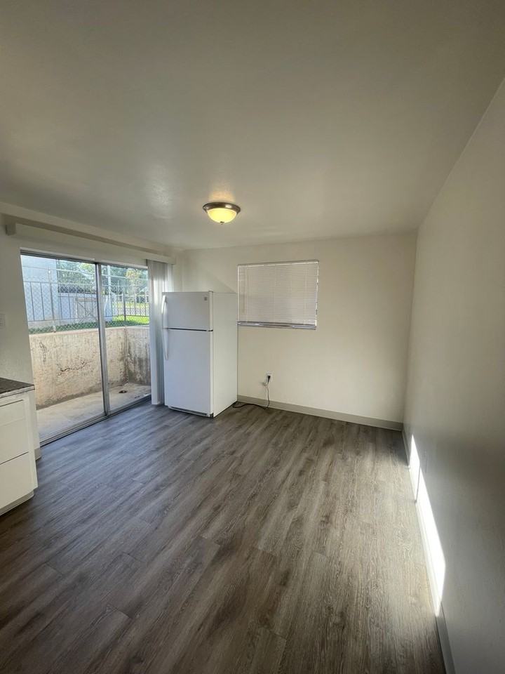 1111 W Arroyo Ave #2 - Photo 5 of 25