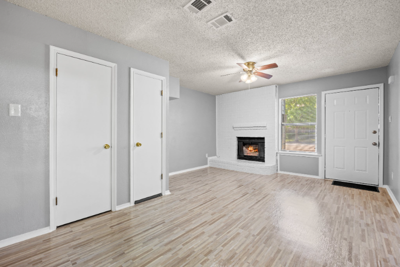 105 Maple St #A - Photo 3 of 19