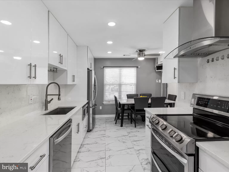 14707 Southwarke Pl - Photo 4 of 20