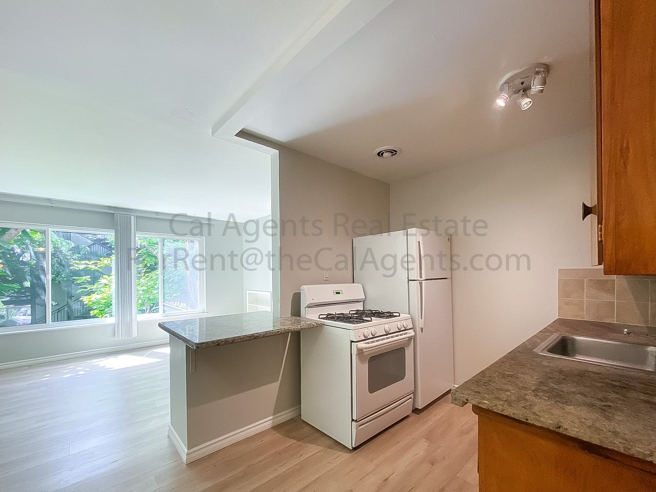 272 Euclid Avenue - Photo 4 of 11