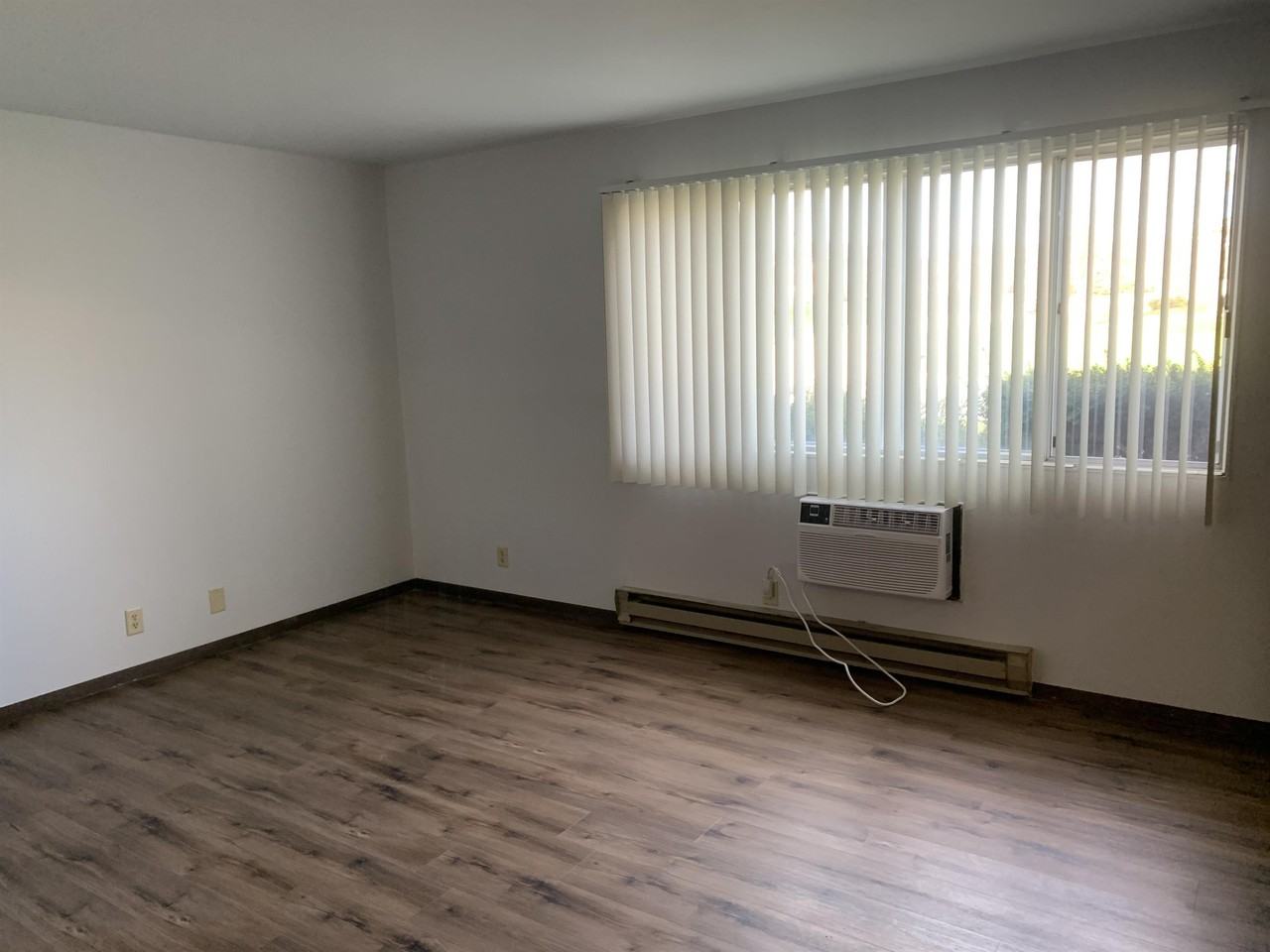 4320 Kennedy Drive - Photo 4 of 13