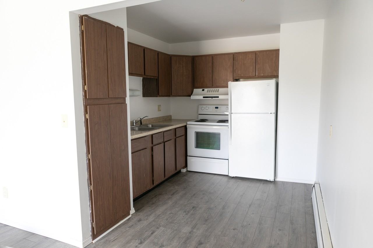 211 East Main Street - Photo 3 of 14