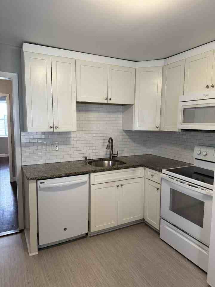 1810 28th Ave N #1 - Photo 5 of 30
