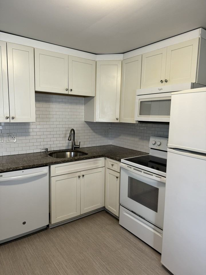 1810 28th Ave N #1 - Photo 6 of 30