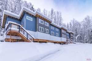 featured image of 941 Lincolnwood Dr #A
