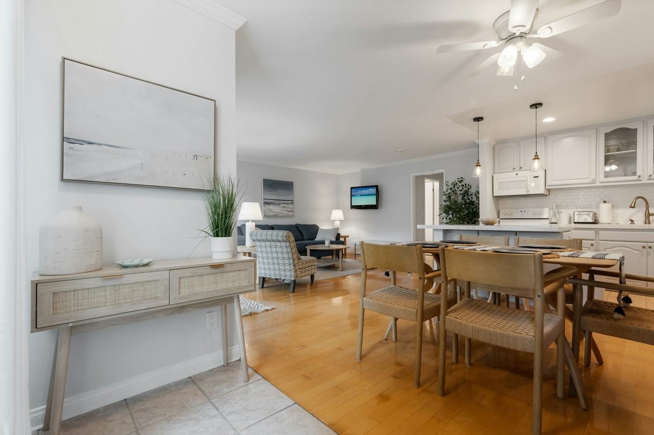 635 South Prospect Avenue, Unit 101A - Photo 3 of 35