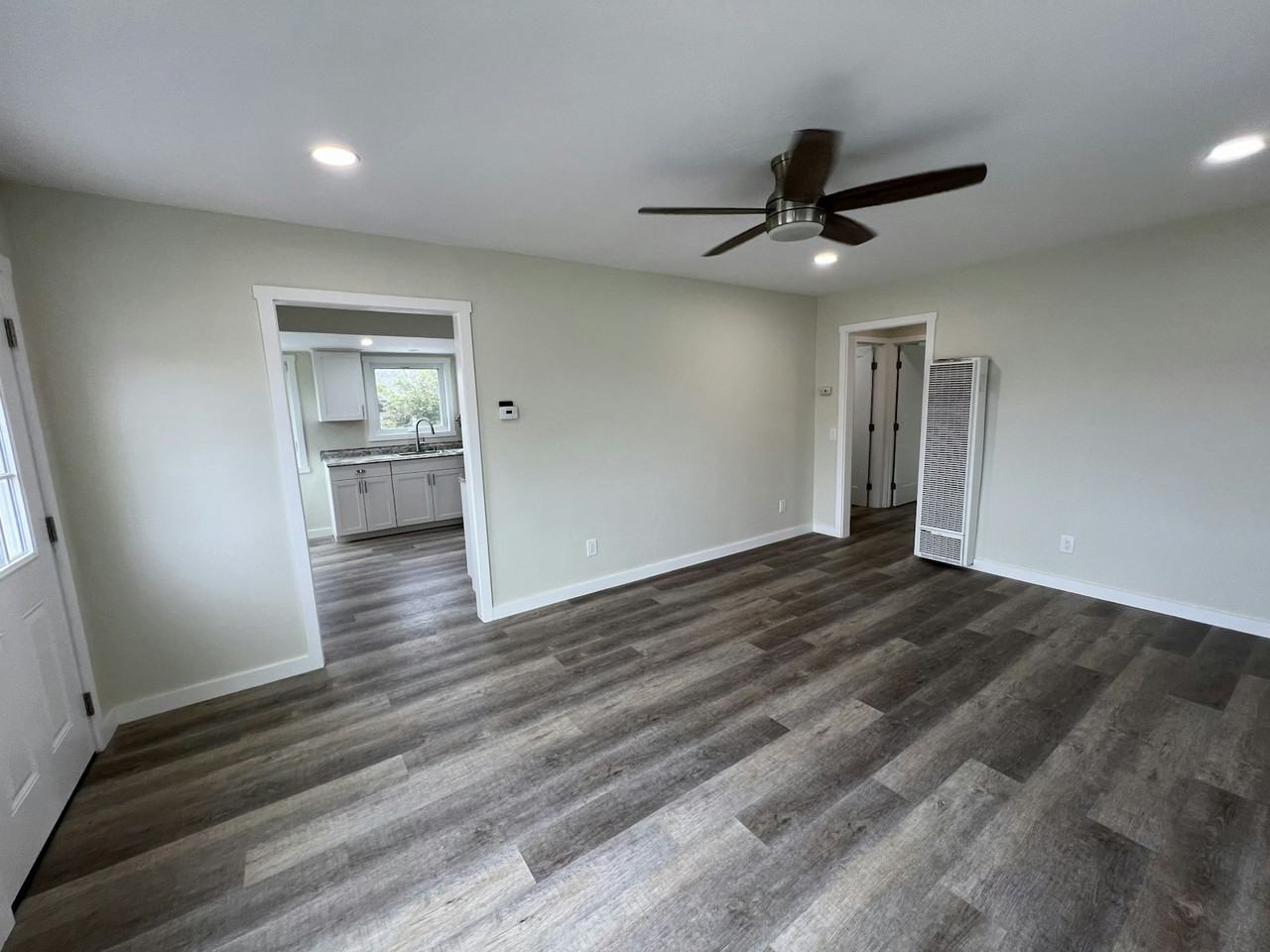 446 Tulare Ave - Photo 2 of 14