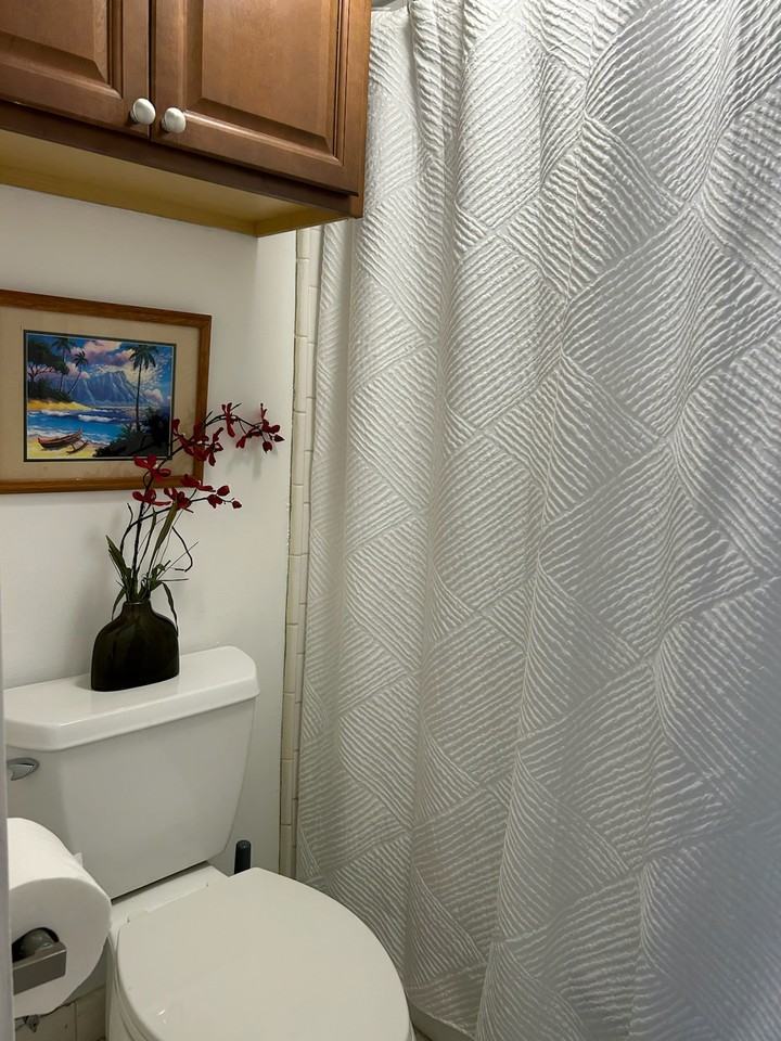 1690 Ala Moana Blvd #604 - Photo 3 of 10