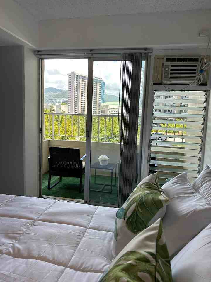 1690 Ala Moana Blvd #604 - Photo 4 of 10