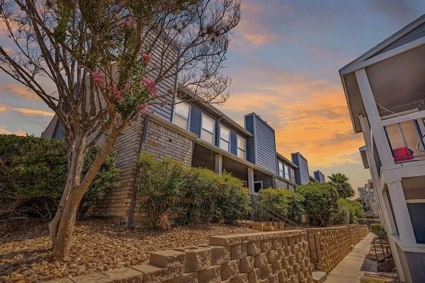 Silver Creek Apartments - Photo 4 of 50