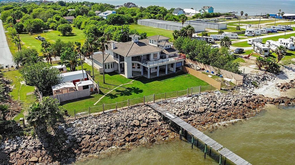 135 1st St - Photo 2 of 23