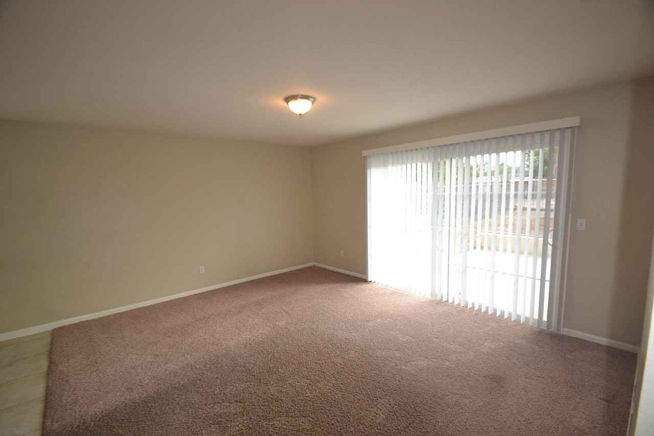 7807 Colwyn Ave - Photo 2 of 12