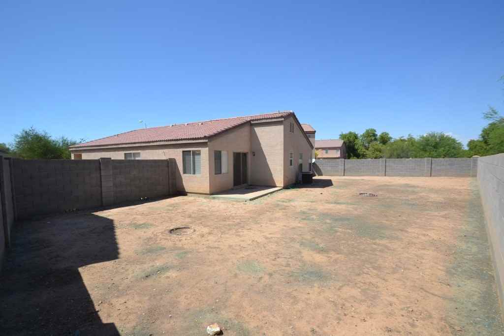 2405 S 83rd Dr - Photo 3 of 17