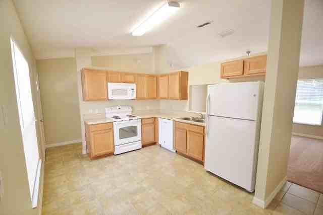 291 W Pennsylvania Ave - Photo 2 of 8