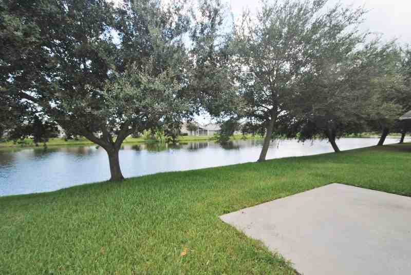 1073 Bainbury Ln - Photo 2 of 13