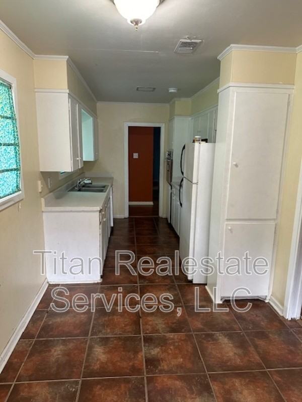 317 Kim Dr - Photo 2 of 5