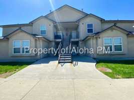 featured image of 1047 W Pine Ave #4