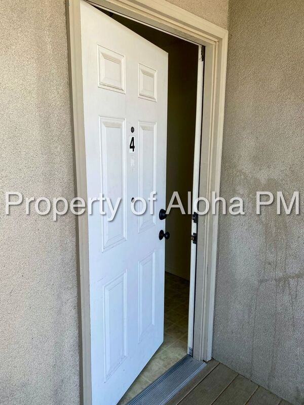 1047 W Pine Ave #4 - Photo 2 of 16