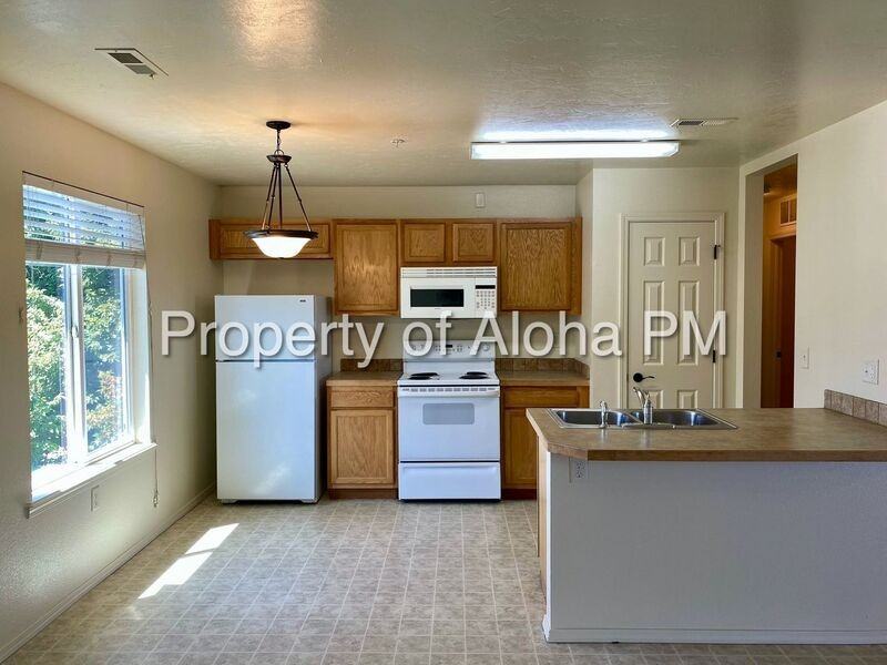 1047 W Pine Ave #4 - Photo 4 of 16