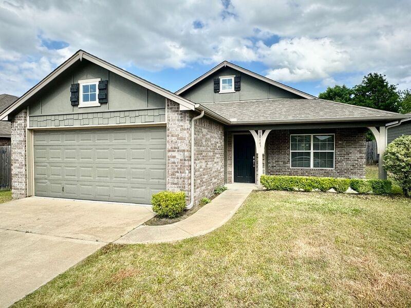 10443 S James St - Photo 2 of 27