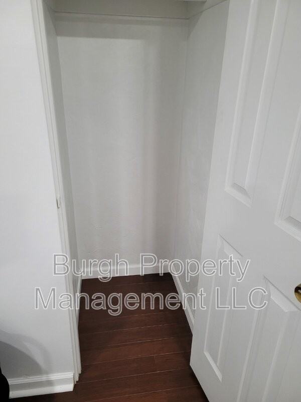 2206 Woodstock Ave #1 - Photo 4 of 8