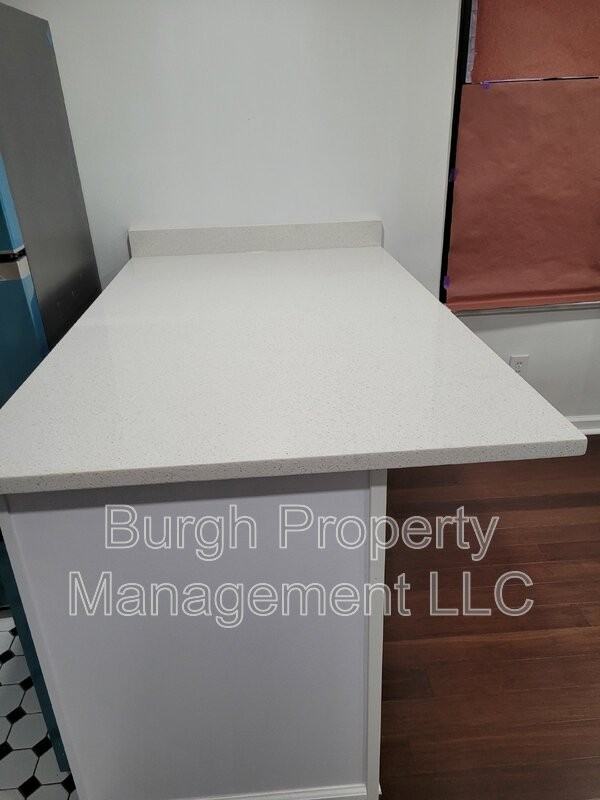 2206 Woodstock Ave #1 - Photo 2 of 8
