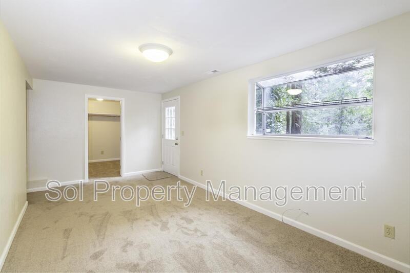 153 Pine Ave - Photo 4 of 13