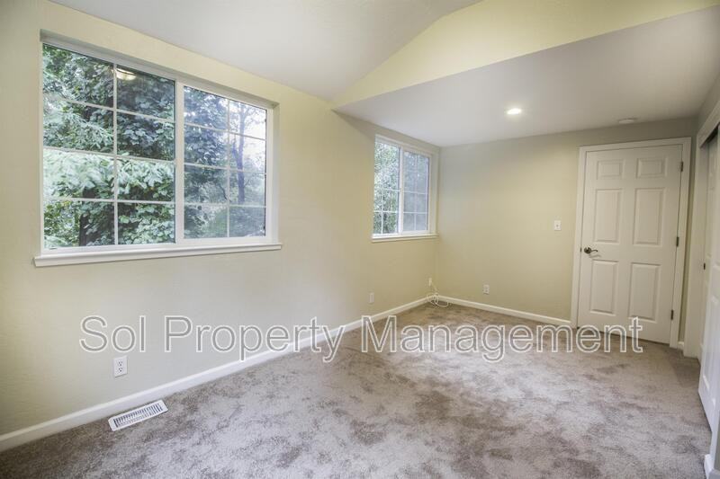 153 Pine Ave - Photo 5 of 13
