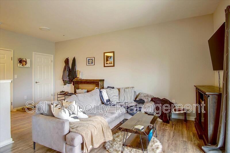 237 Pacifica Blvd - Photo 7 of 21