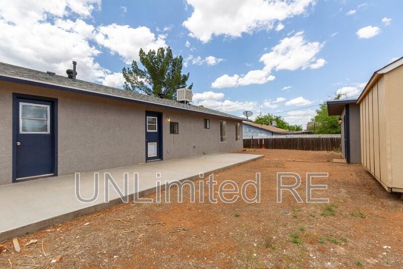 837 S 5th St - Photo 4 of 22