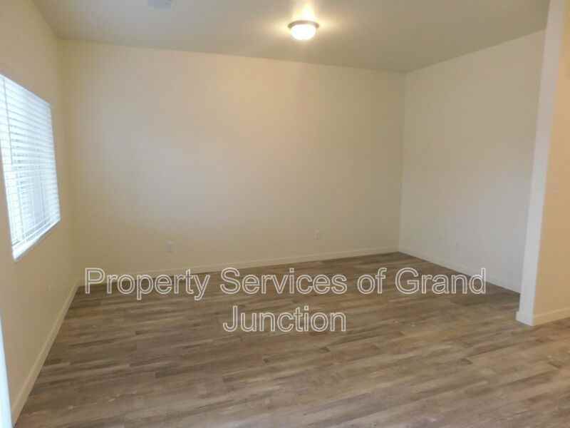 662 Brookwillow Dr #2 - Photo 4 of 12