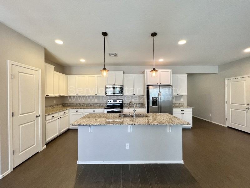 1289 N 166th Ave - Photo 3 of 25