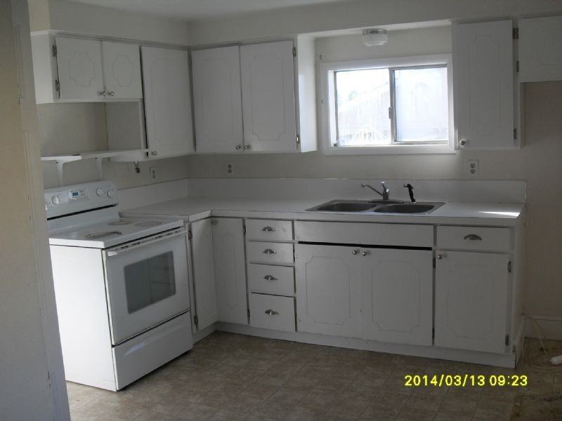 617 E 3rd St - Photo 3 of 5